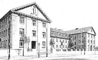 Historische Zeichnung eines großen, mehrstöckigen Backsteingebäudes mit Giebel und Baumreihe.