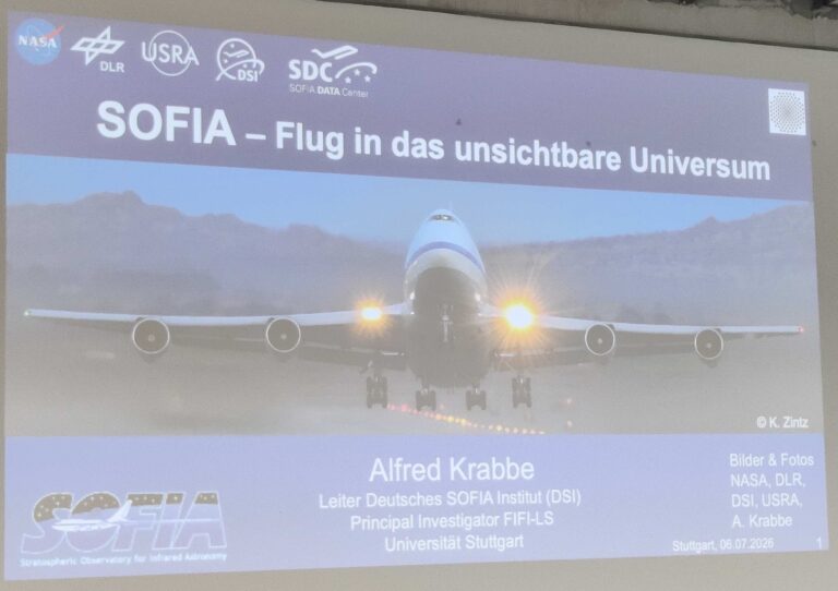 Blauer Vortragstitel mit startendem Flugzeug und leuchtenden Scheinwerfern